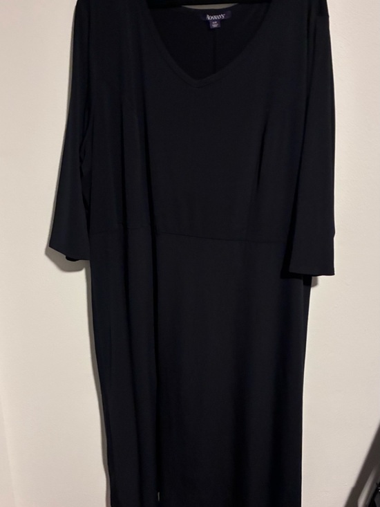 Roaman's Dresses & Skirts - Roaman's Black V-Neck Midi Knit Dress